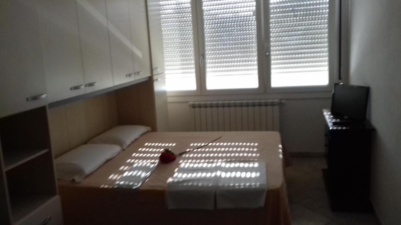 Villa Glori Affitto Camere Monolocali 卡普里 外观 照片